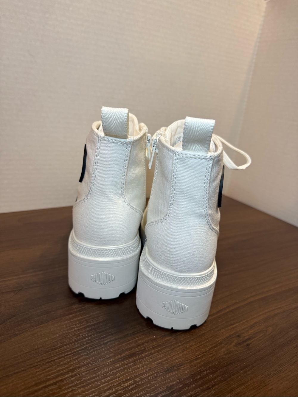 Palladium White Canvas Lace-Up Women's Lug Boots- comfort insoles! - Picture 5 of 10